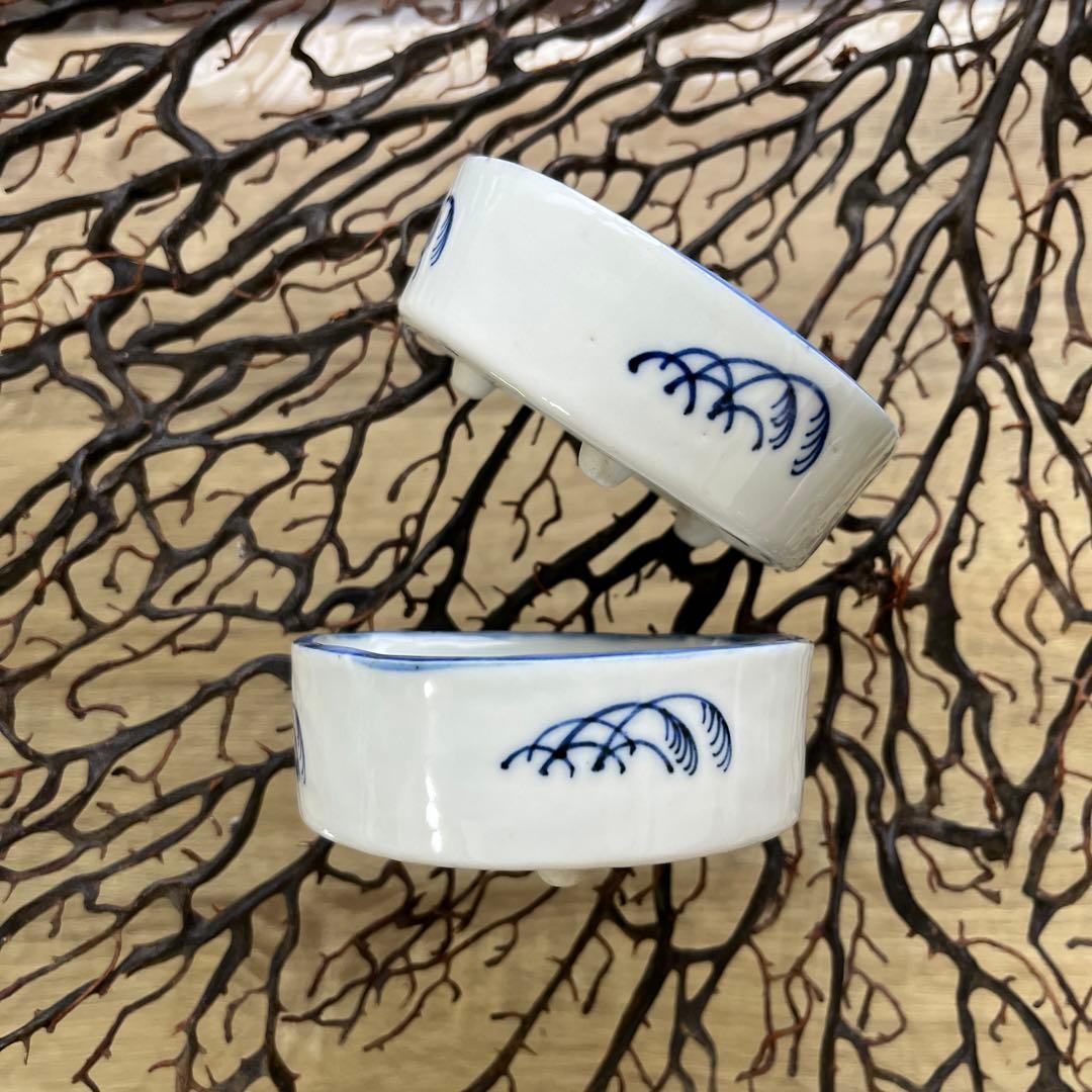 骨董　古伊万里　有田焼　京焼　半月型　縁起図案　月兎　三ツ脚付　豆鉢　豆皿　２客