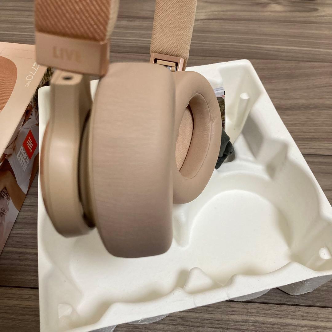 JBL LIVE 770 NC ワイヤレスヘッドホン　サンドストーン