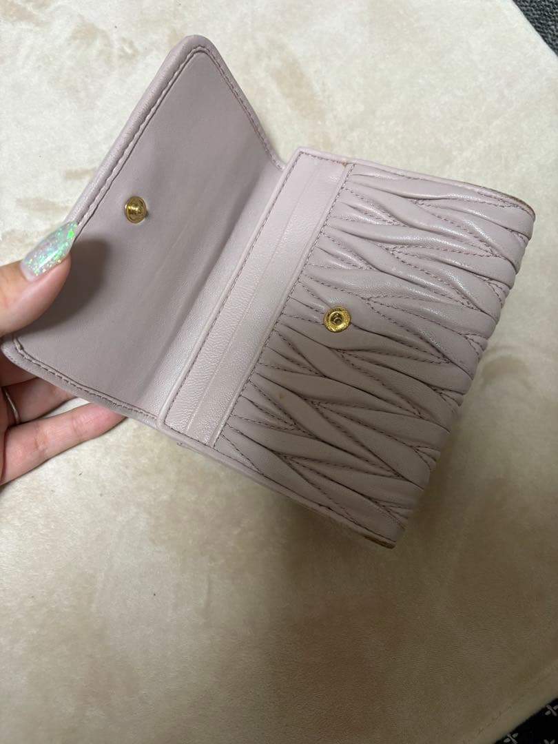 MIU MIU マトラッセ 2つ折り財布