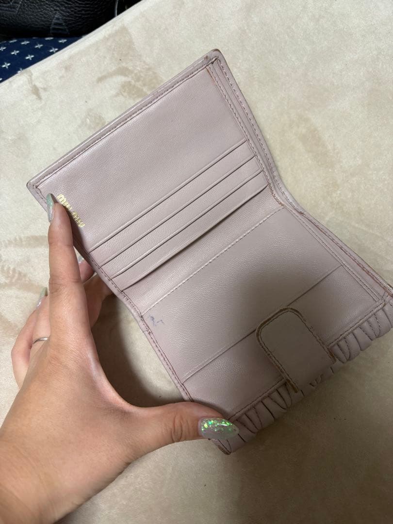 MIU MIU マトラッセ 2つ折り財布