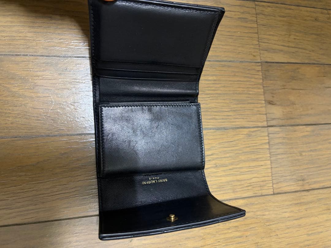 【中古美品】サンローラン　三つ折り財布　黒