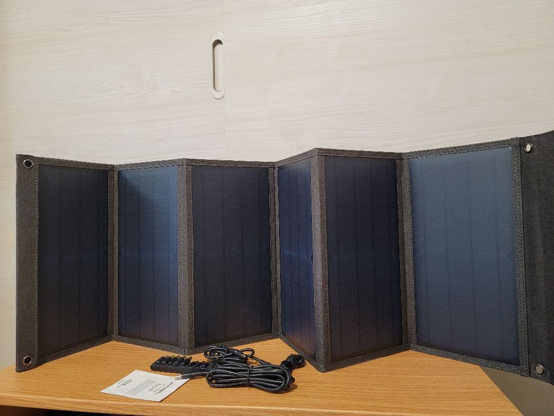 美品　Hypowell ソーラーパネル ソーラーチャージャー 太陽光パネル