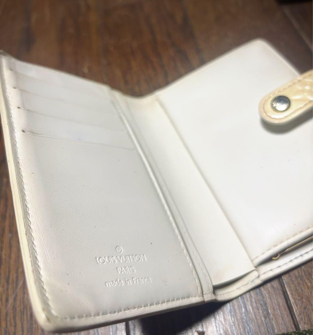 Louis Vuitton 二つ折り財布 クリーム