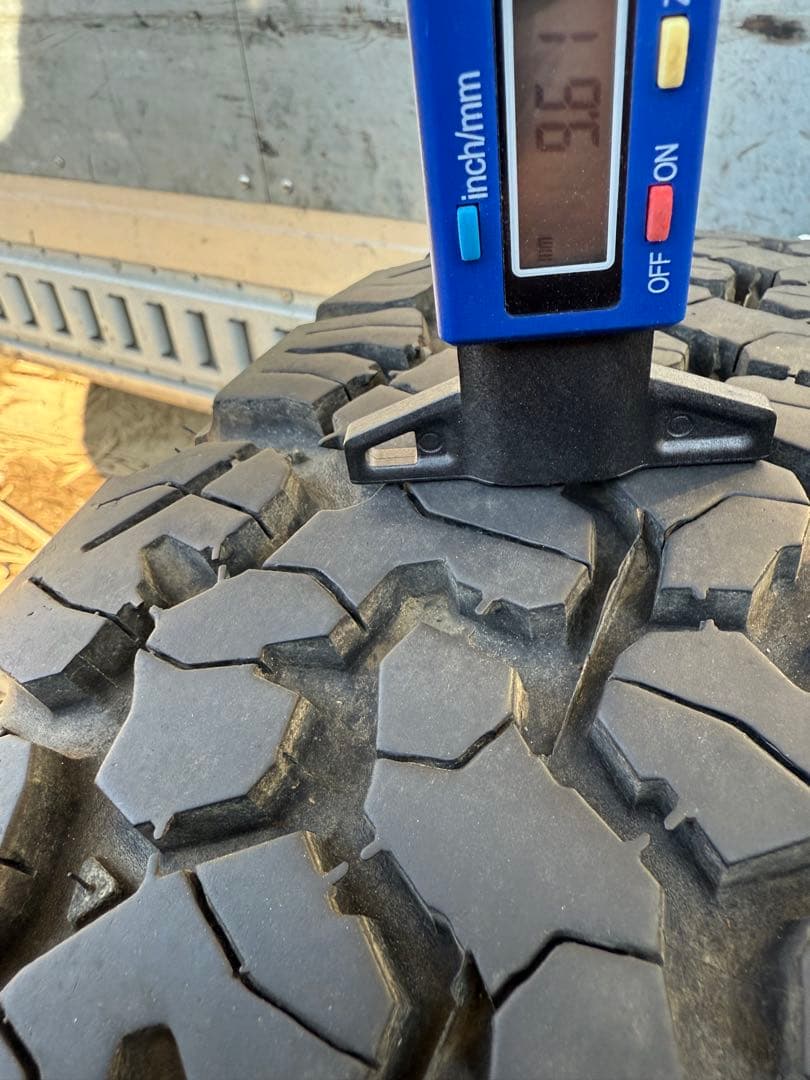 DaiBF Goodrichタイヤ225／70R16 102／99R深溝