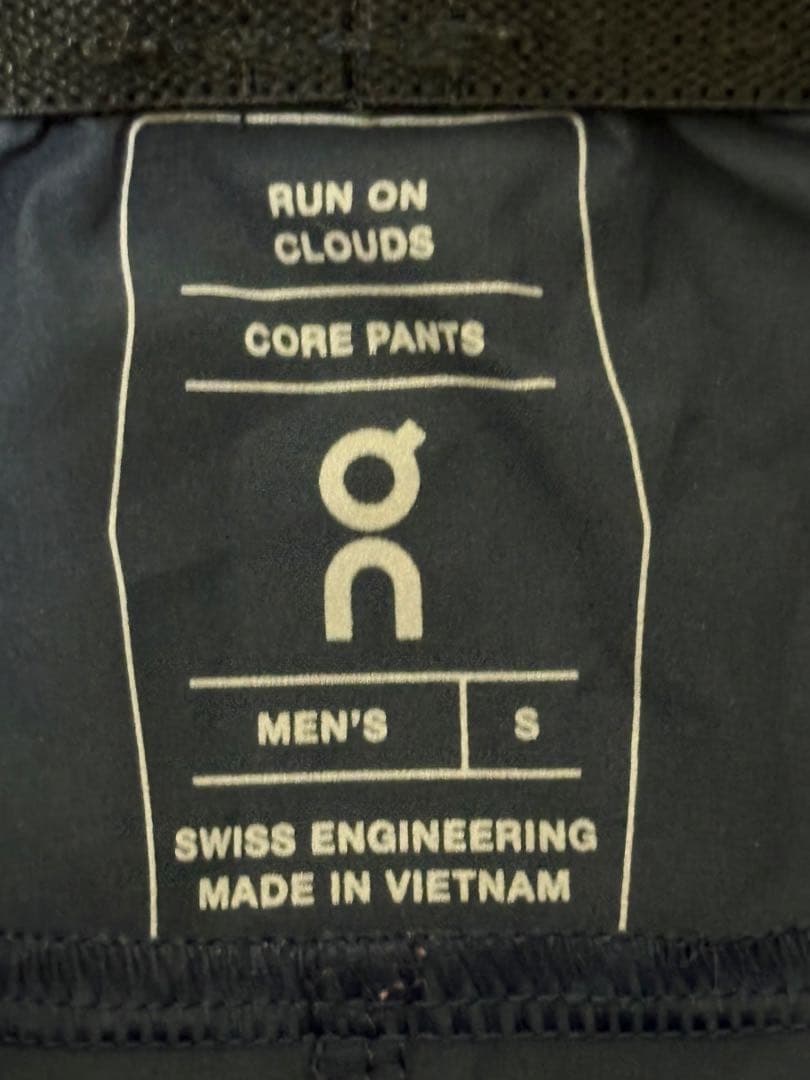 On Core Pants ネイビー