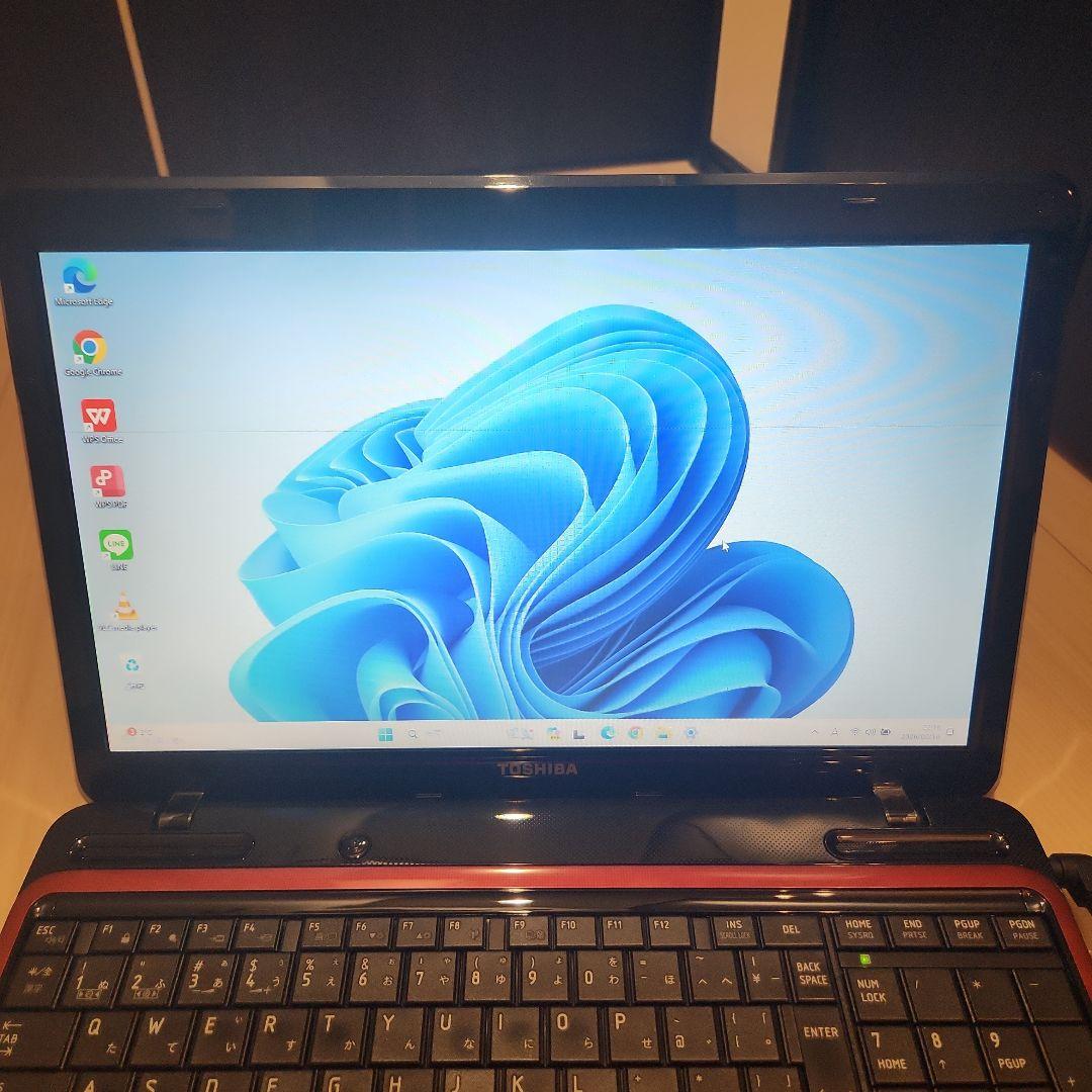 ⭐美品⭐　ノートパソコン　薄型　東芝　かわいいデザイン❗