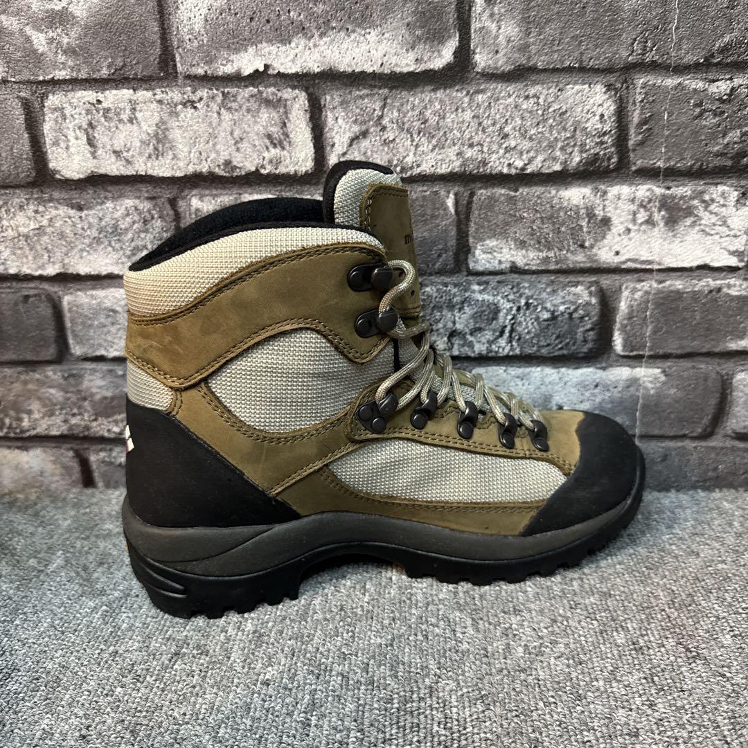 モンベル トレッキングシューズ ゴアテックス 登山靴 23.5