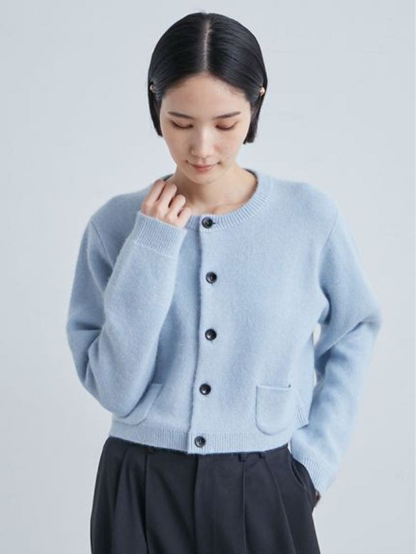 新品タグ付き MIESROHE シャギーコンパクトニットカーディガン LBLU