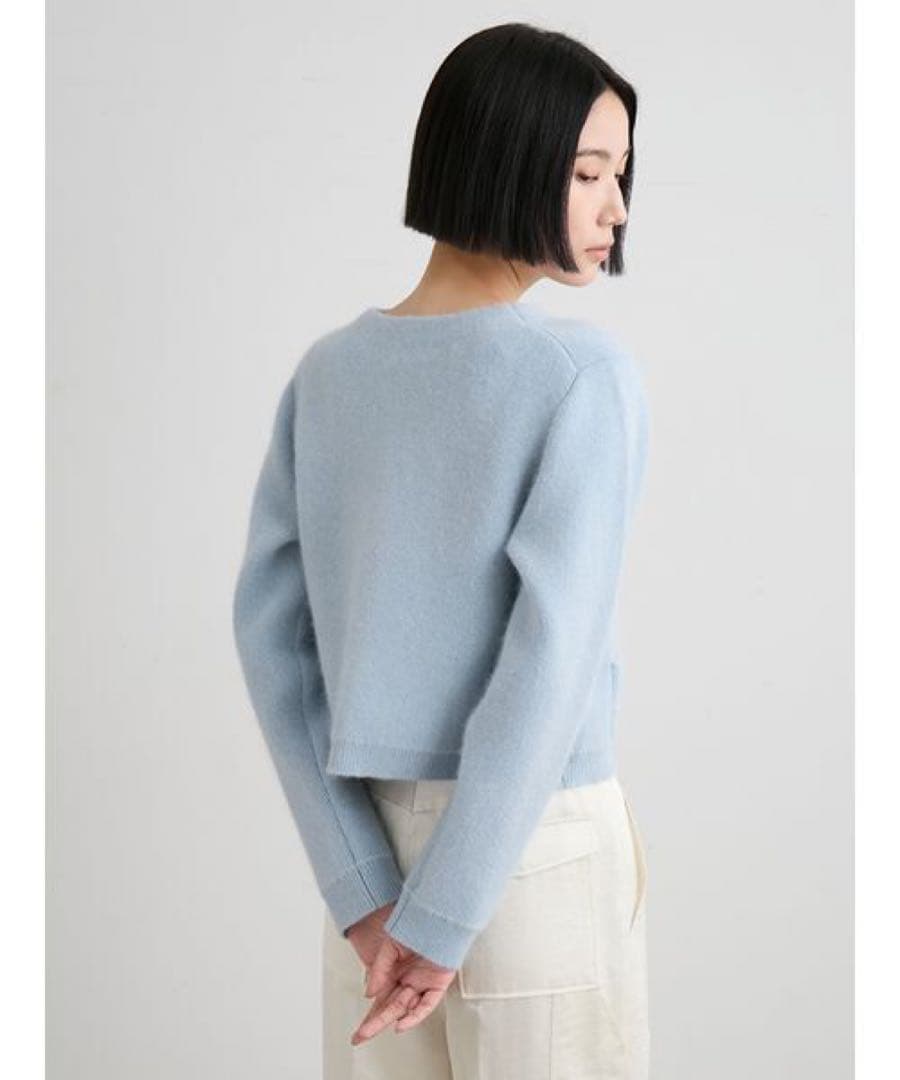 新品タグ付き MIESROHE シャギーコンパクトニットカーディガン LBLU