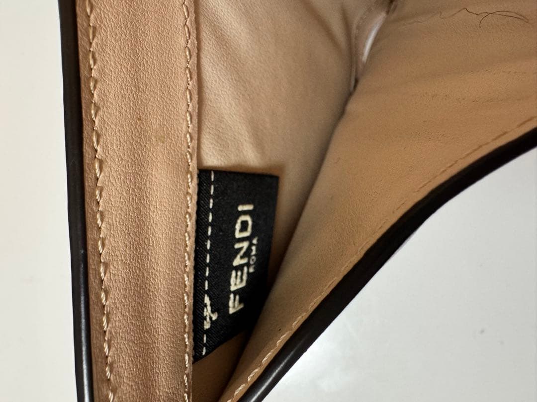 【箱・布袋付き】FENDI コンパクトウォレット ピンク