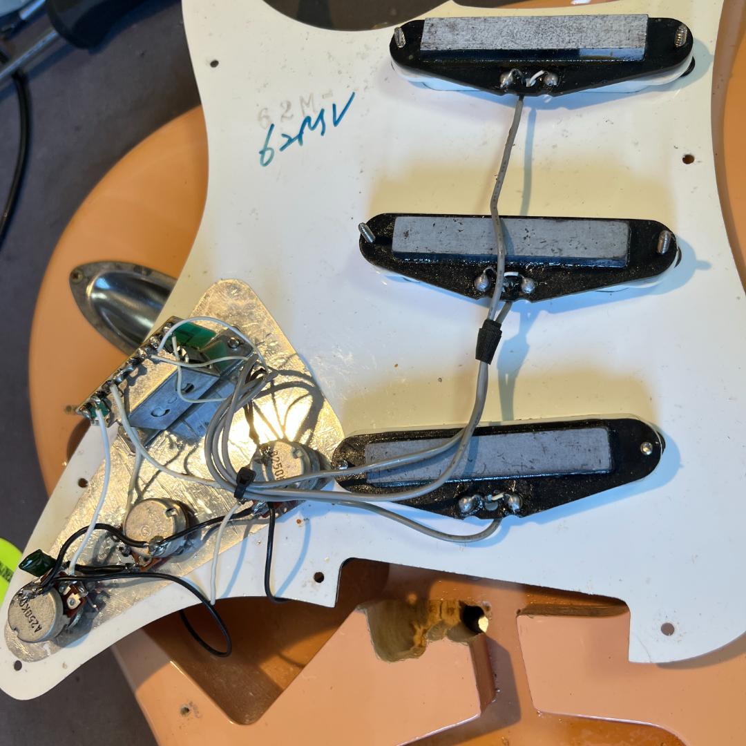 Fender Japan ST62M Shell Pink 1993-1994年