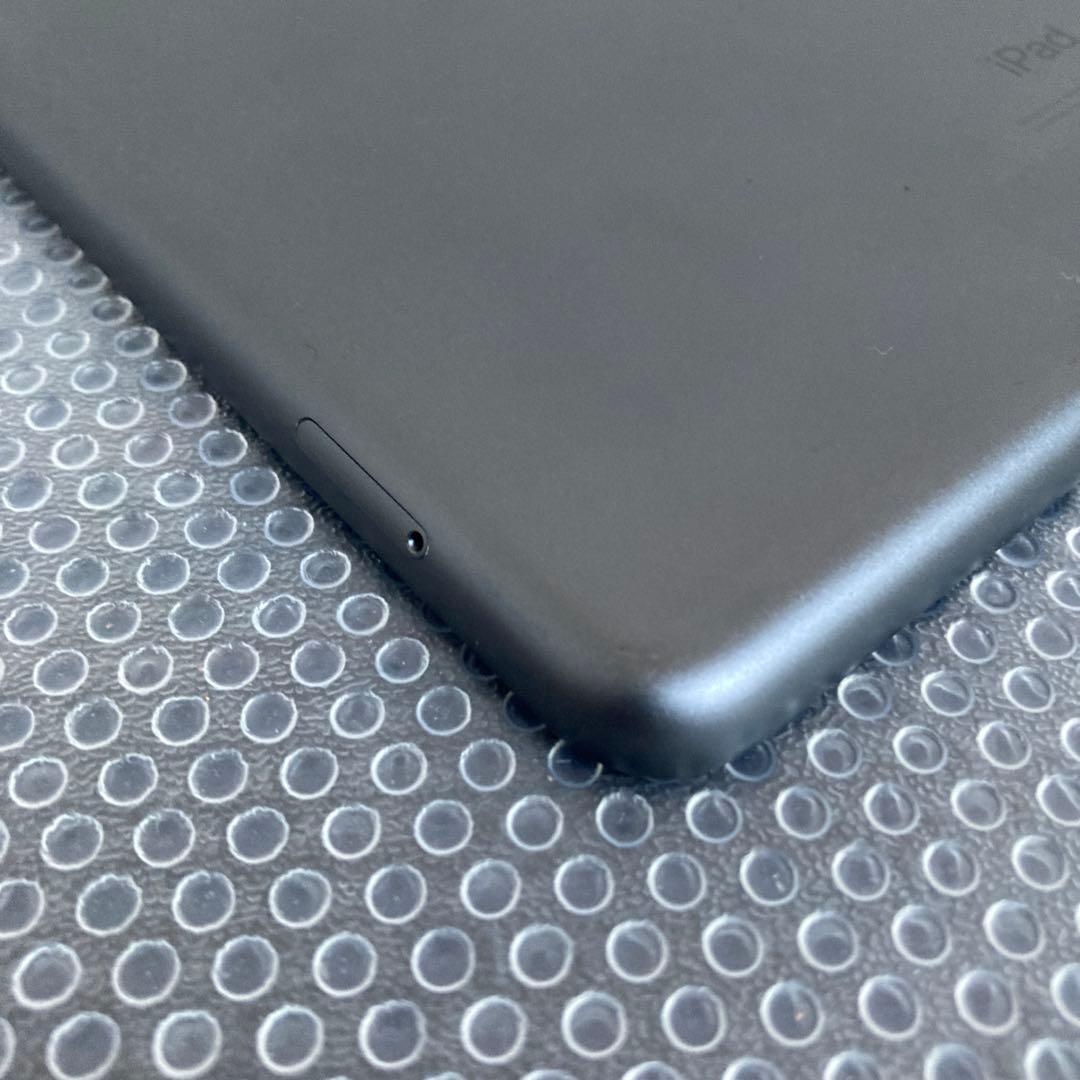 4115【早い者勝ち】電池最良好☆iPad7 第7世代 32GB SIMフリー☆