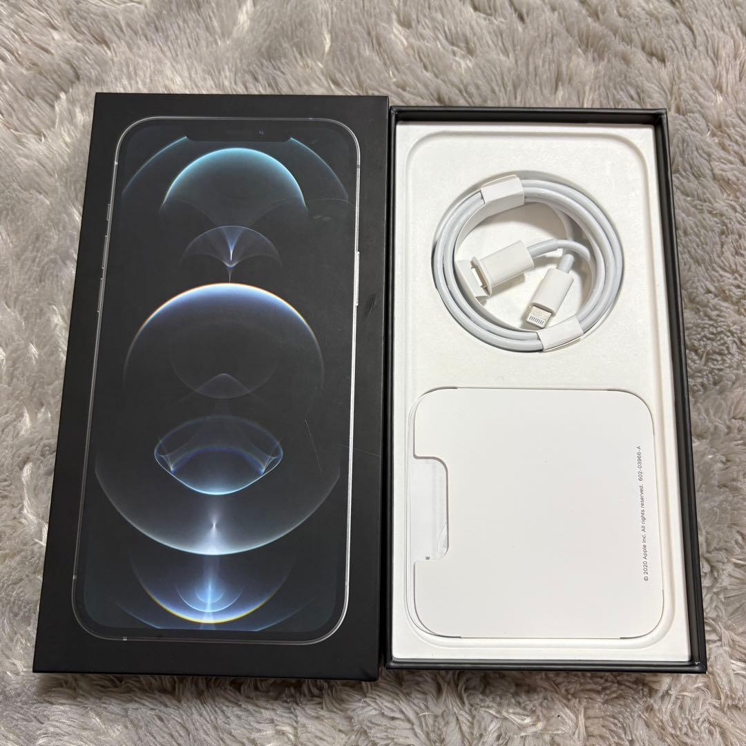 iPhone 12 Pro Max シルバー 256 GB SIMフリー