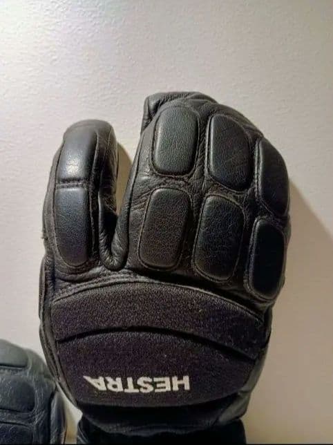 最終値下 美品 HESTRA スキーグローブ 3フィンガータイプ 黒革 サイズ7