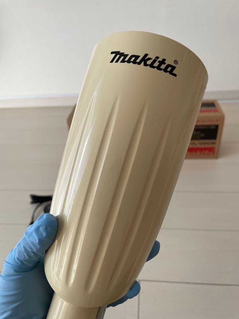 Makita CL100DW 充電式ハンディクリーナー　アイボリー