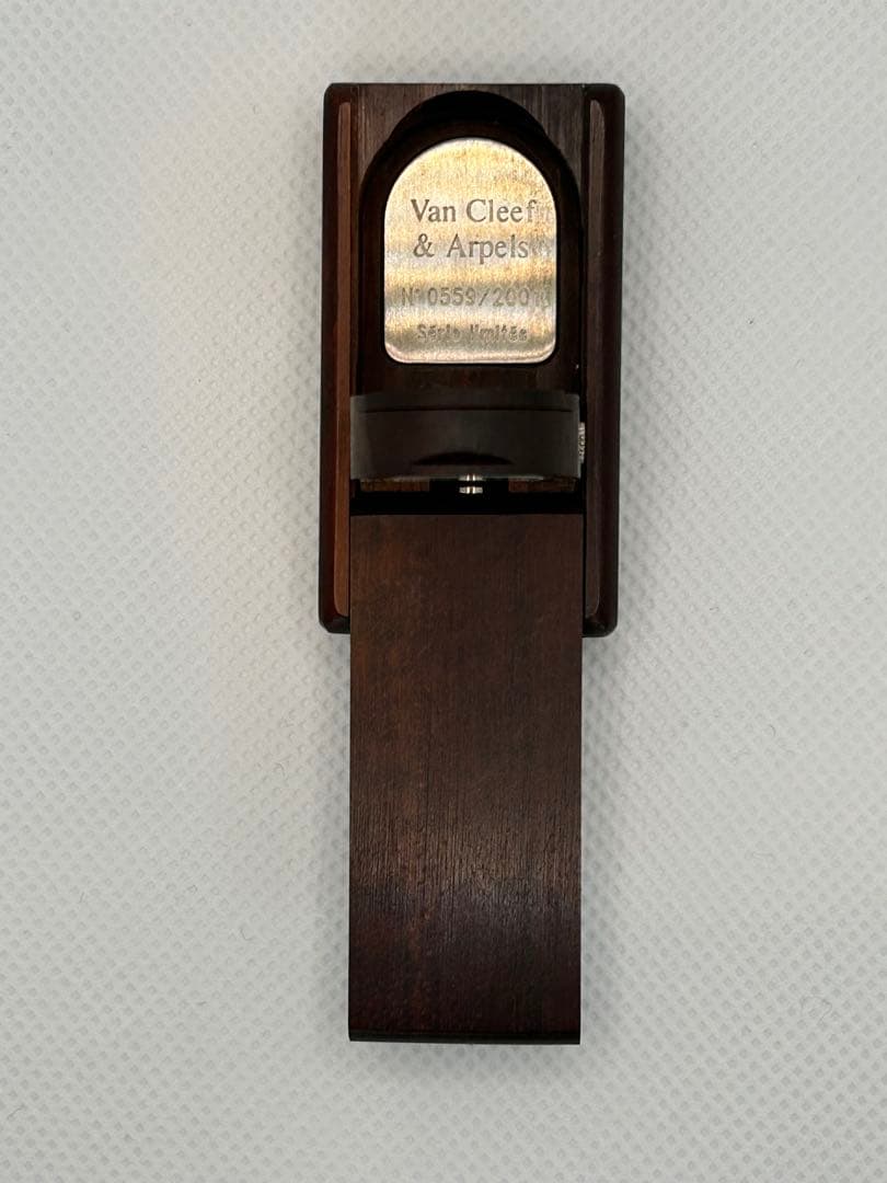 Van Cleef & Arpels 木製アーチ型時計