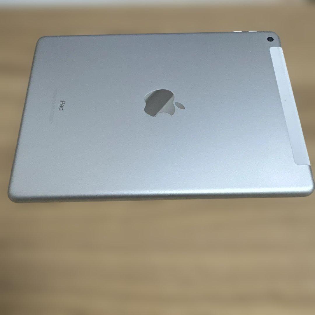 iPad 第五世代 128G タブレット セルラー