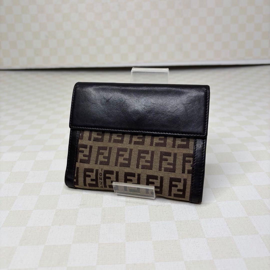 極美品　FENDI フェンディ　財布　二つ折り　M13