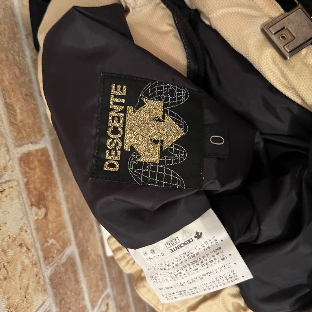 本日限定値下げ　ほぼ未使用　DESCENTE スキーウェア　上下セット