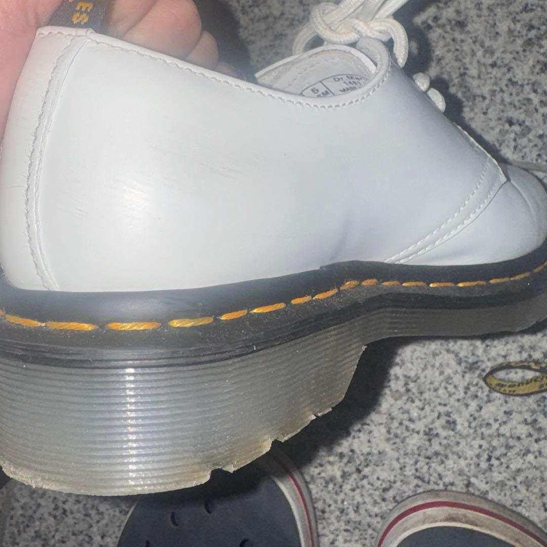 Dr. Martens ホワイト レースアップシューズ3ホール