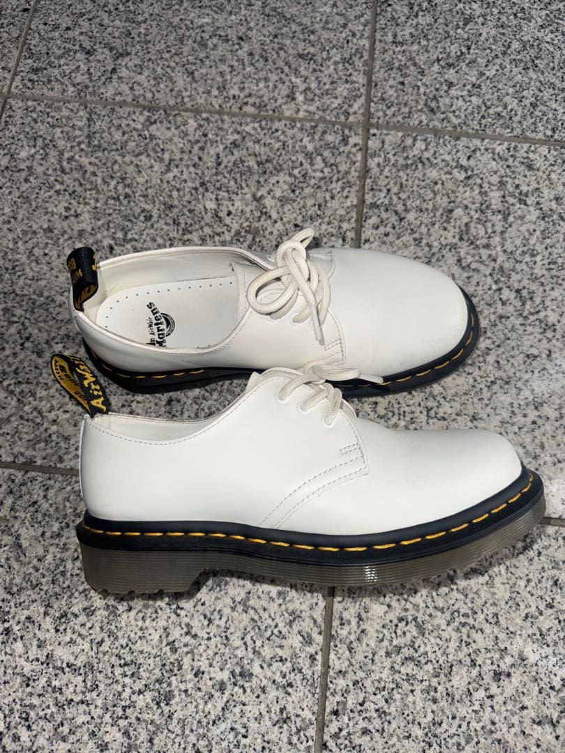 Dr. Martens ホワイト レースアップシューズ3ホール
