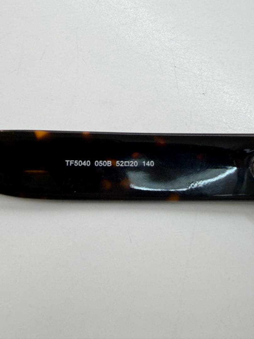 TOM FORD TF5040 050B サングラス　度なし　お値引依頼機能ok