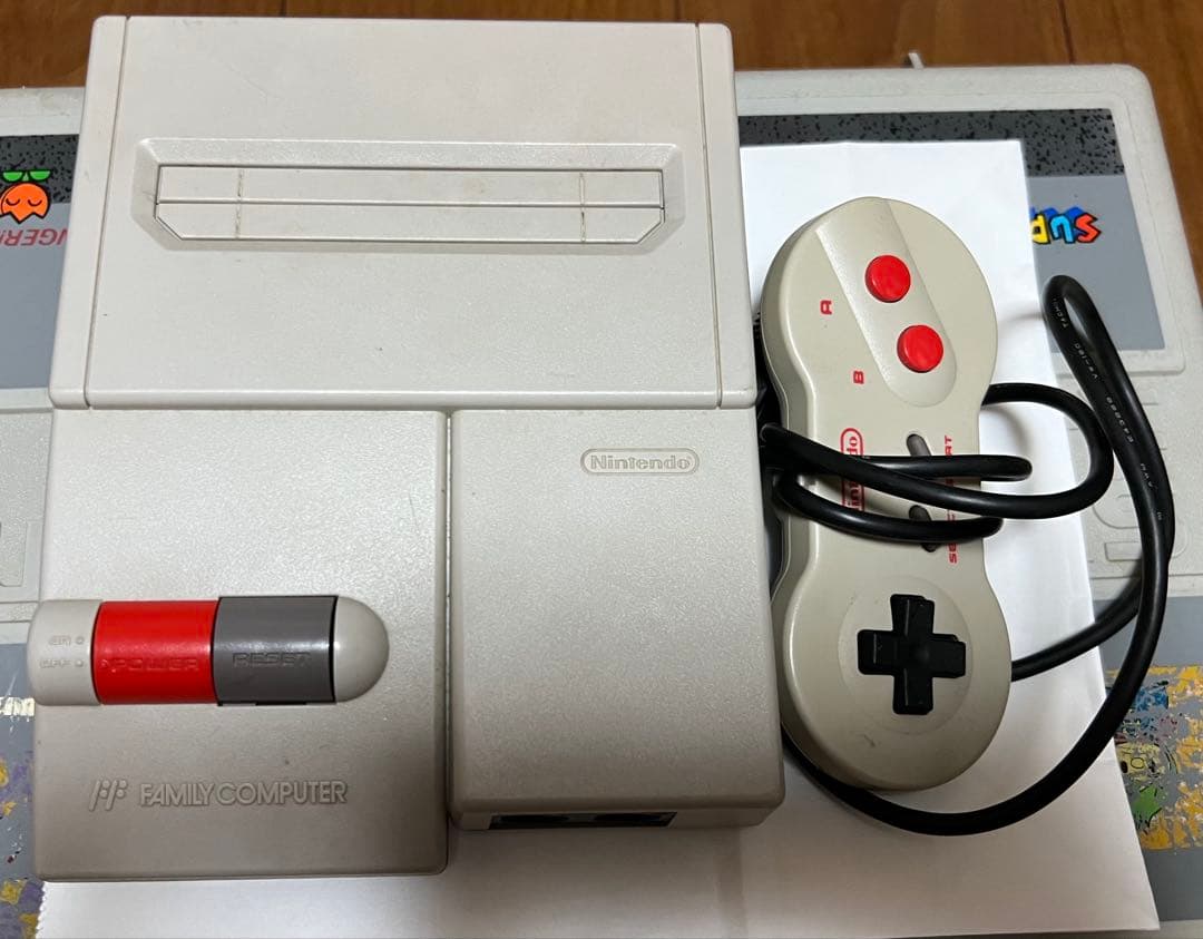 ニューファミコン本体＆ファミコンソフトまとめ売り（24本）
