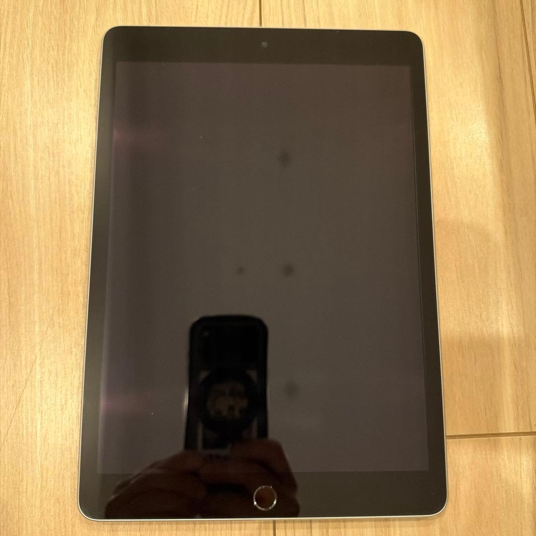 【ケース付き】Apple iPad 第9世代 セルラーモデル シルバー 64GB
