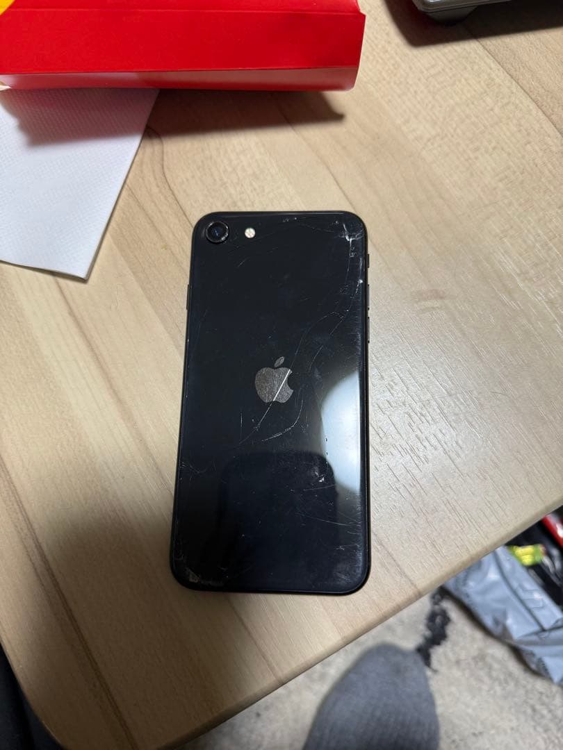 Apple iPhoneSE第2世代ブラック 本体