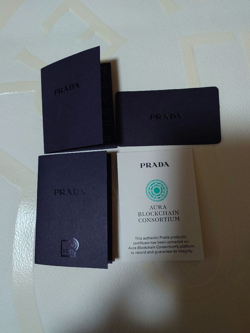 PRADA 黒 ナイロンキャップ　XL