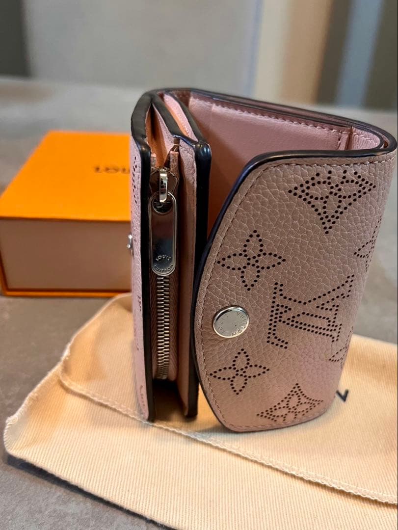 LOUIS VUITTON ルイヴィトン ポルトフォイユ・イリスXS