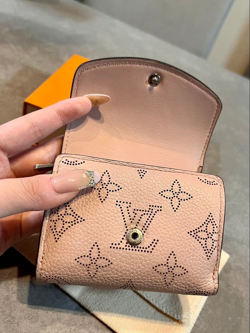 LOUIS VUITTON ルイヴィトン ポルトフォイユ・イリスXS