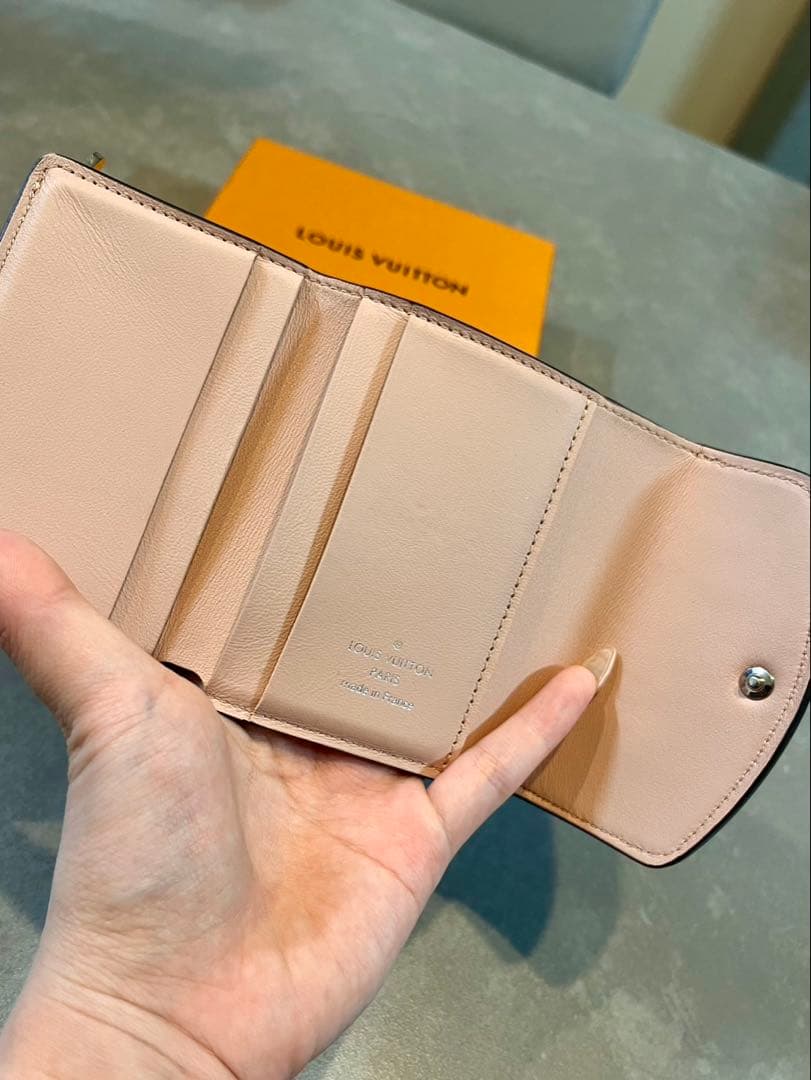 LOUIS VUITTON ルイヴィトン ポルトフォイユ・イリスXS