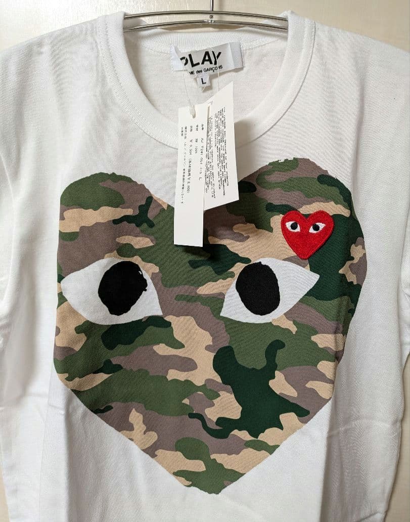 新品未使用　PLAY COMME des GARÇONS 迷彩ハートTシャツ