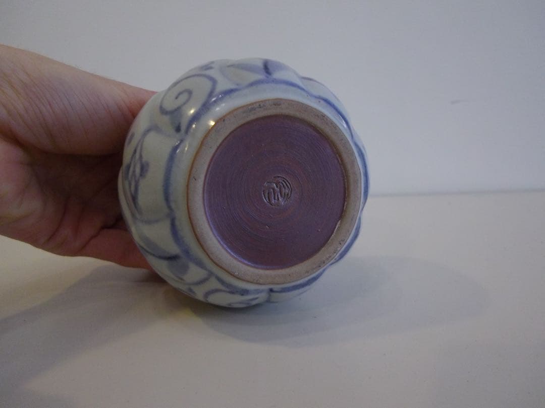 青い花模様の二重胴体陶器花瓶