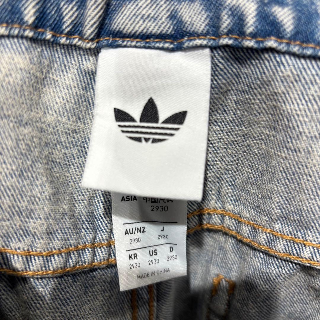 新品29⭐️adidasルーズデニム ディストレスト パンツ ダメージ加工 ブルー