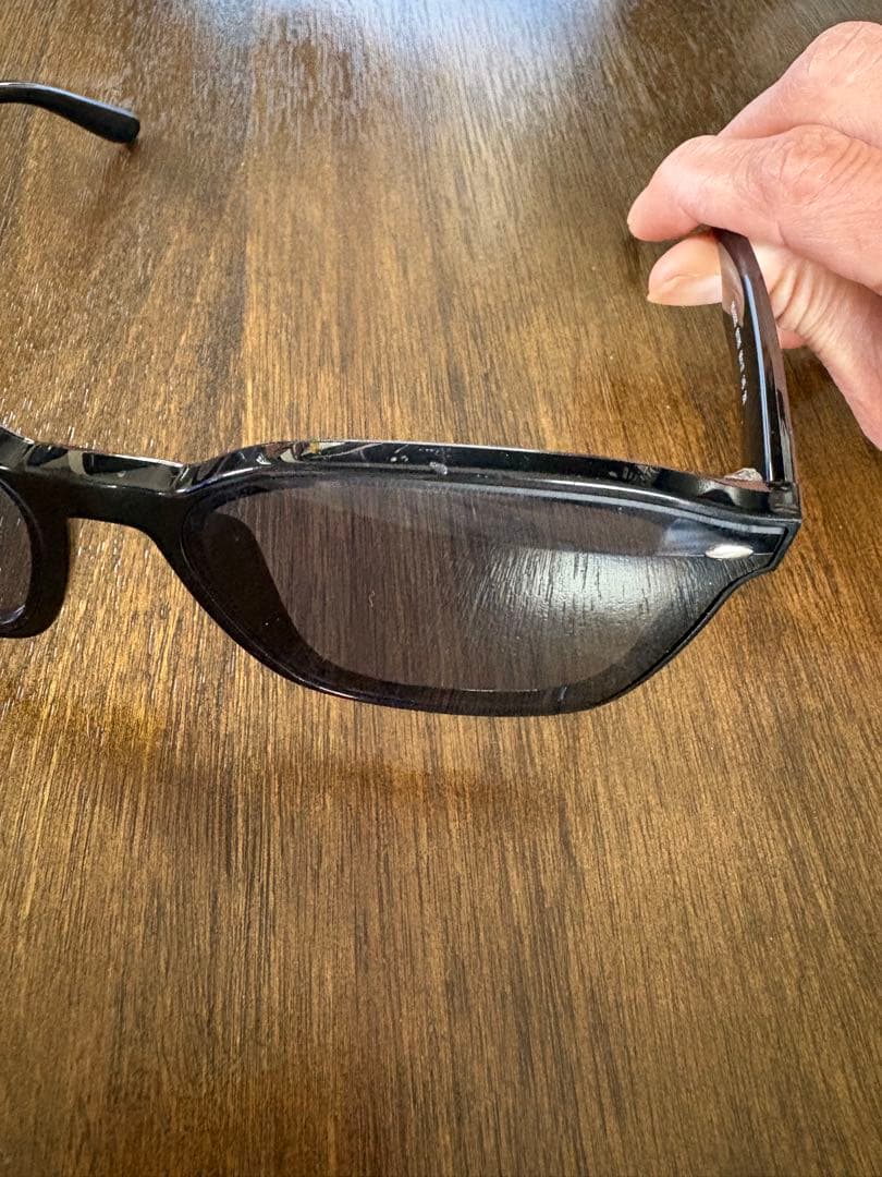 Ray-Ban RB 4320 ブラックサングラス