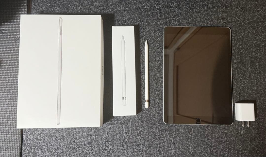 Apple iPad 第9世代 64GB シルバーApple Pencil付き