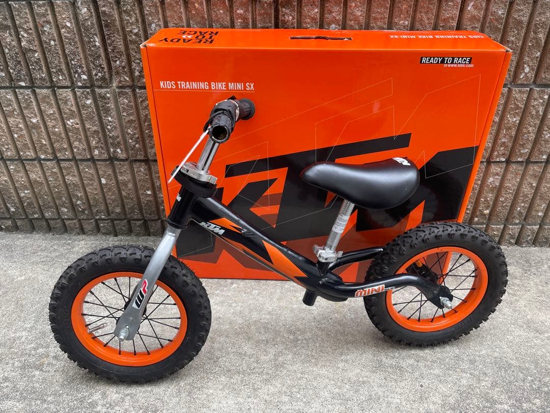 KTM　トレーニングバイク　ストライダー　付属品有り　motogp