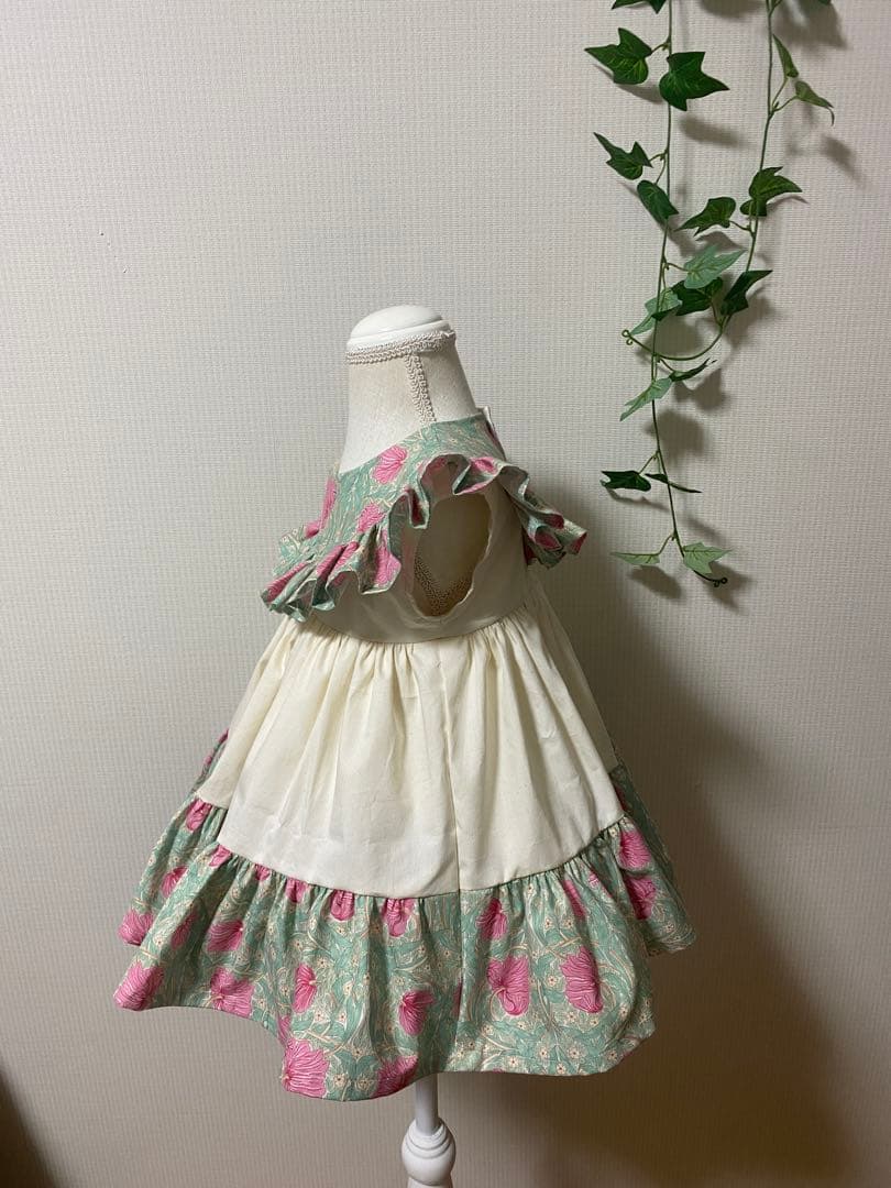 ハンドメイド　フリルウエストギャザーワンピースの85サイズ