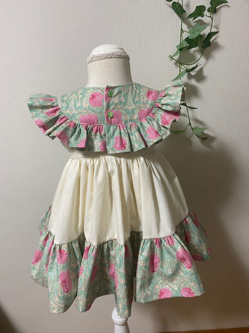 ハンドメイド　フリルウエストギャザーワンピースの85サイズ