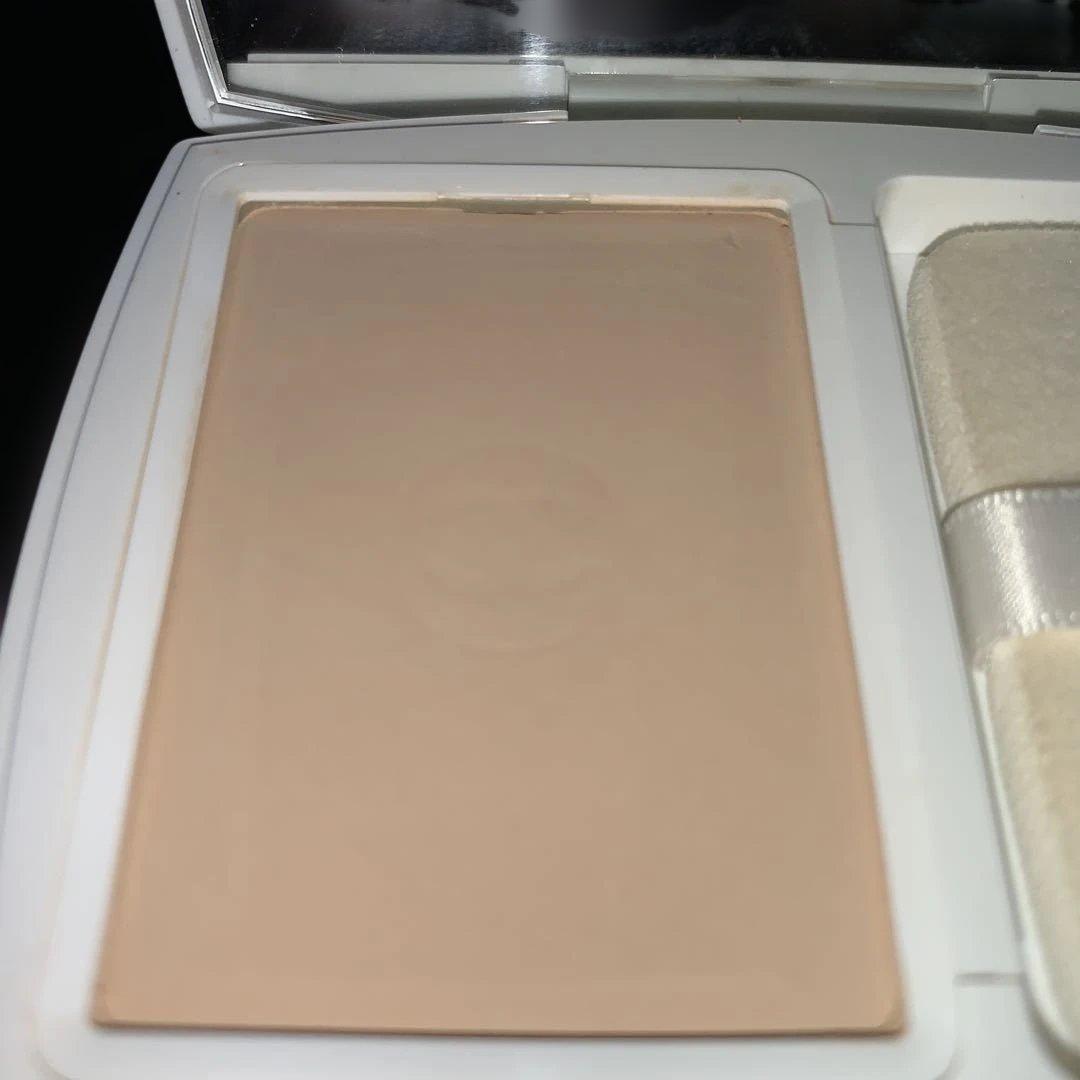 【ほぼ新品】CHANEL ル ブラン ブライトニングコンパクトB30