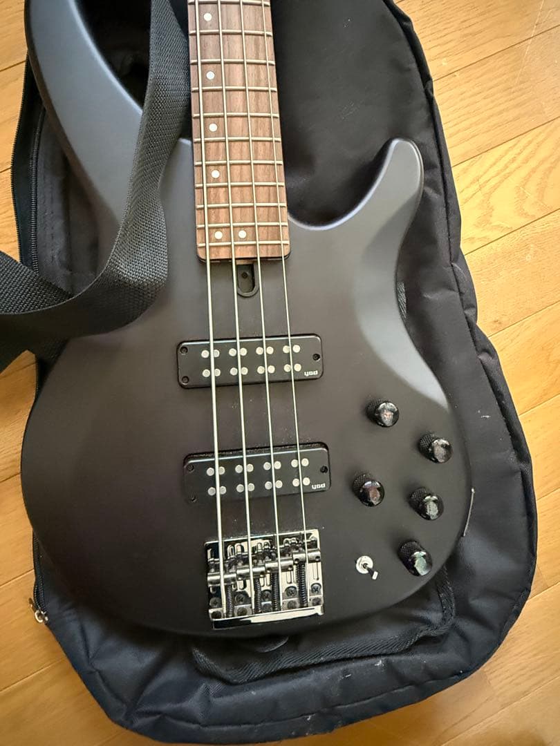 Yamaha エレキベース ブラック 4弦
