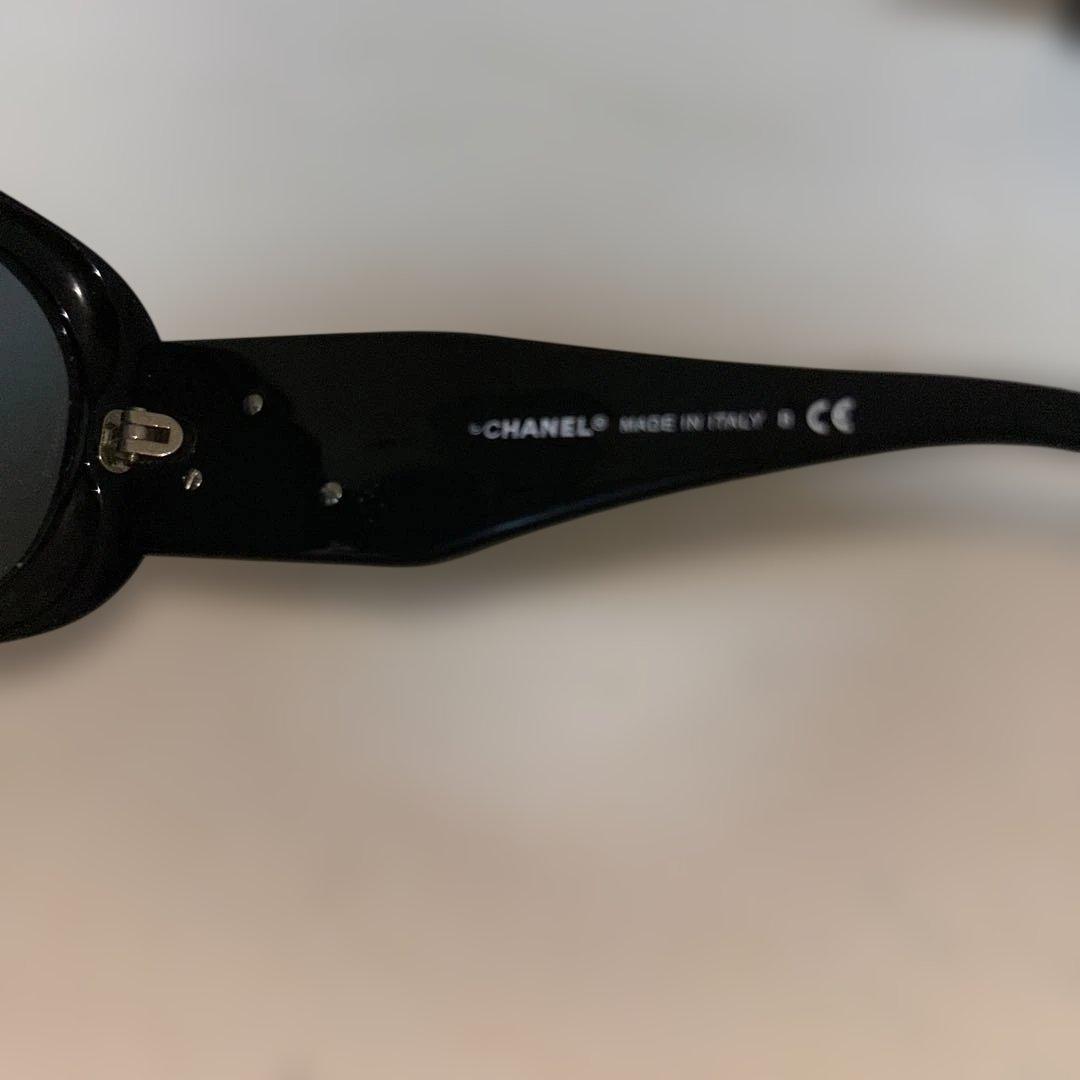 CHANEL ブラック フラワーサングラス