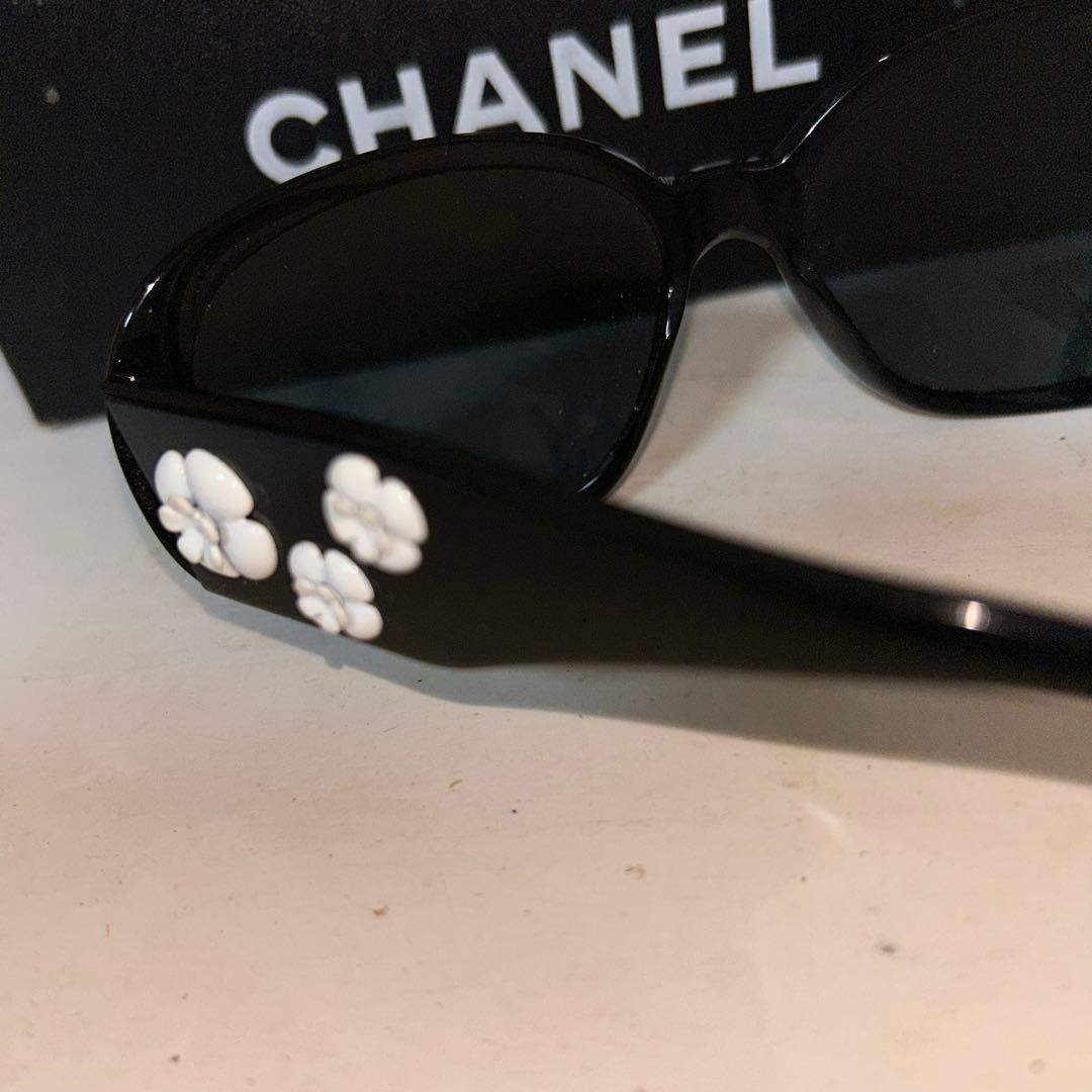 CHANEL ブラック フラワーサングラス