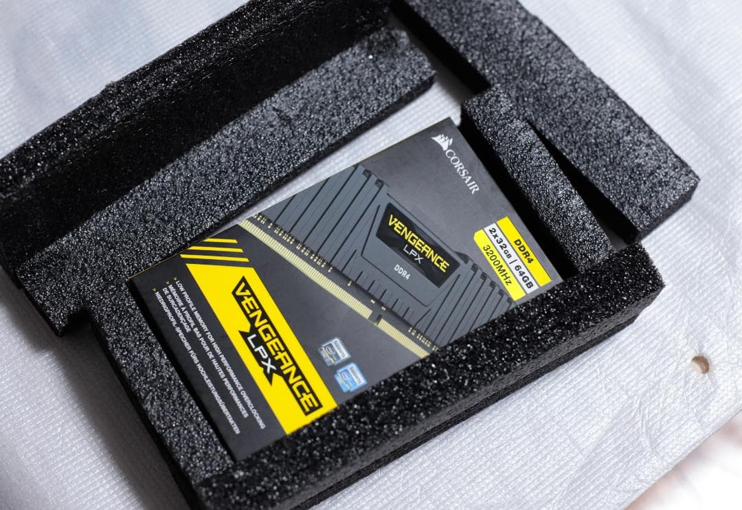 て*お様 DDR4 32GB×2枚　Corsair CMK64GX4M2E320