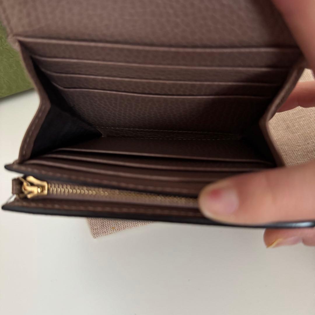 GUCCI グッチ ダブルGバイカラー　ミディアム ウォレット 二つ折り財布