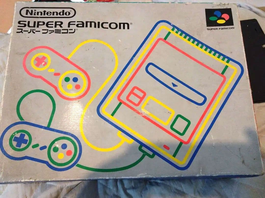 スーパーファミコン　本体　箱付き説明書あり　おまけソフト1つ