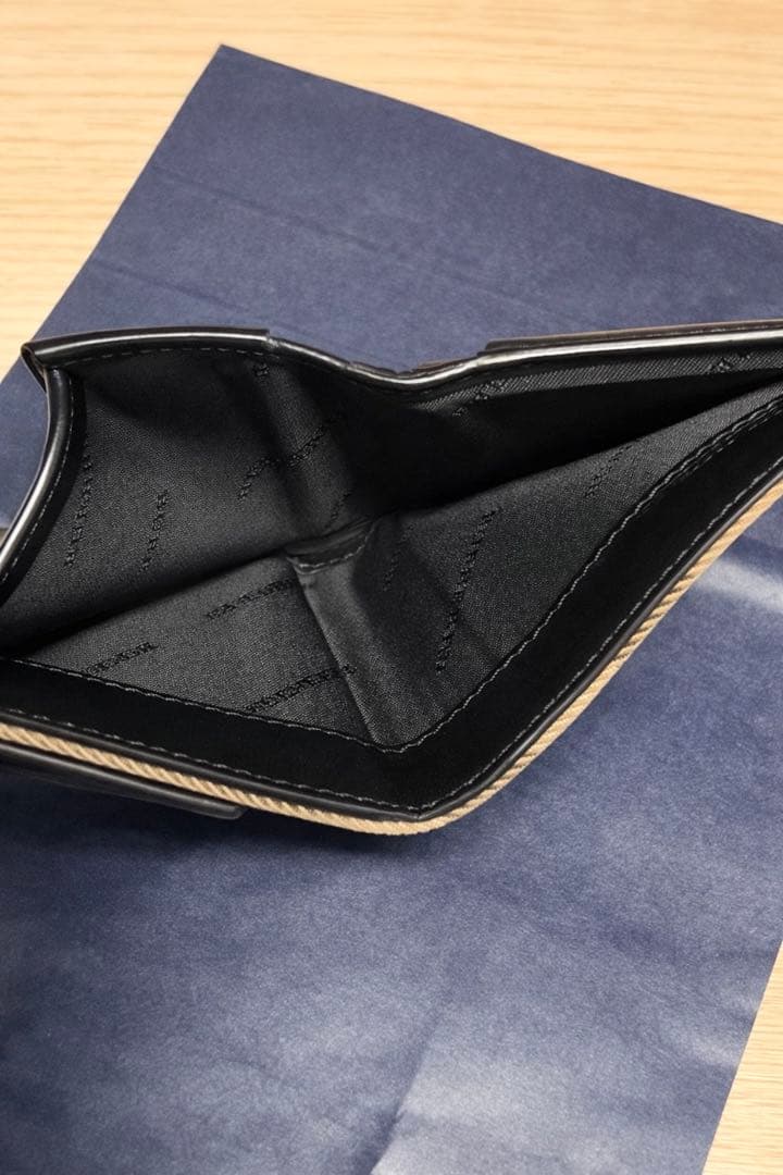 BURBERRY 二つ折り財布 黒 ブラック チェック