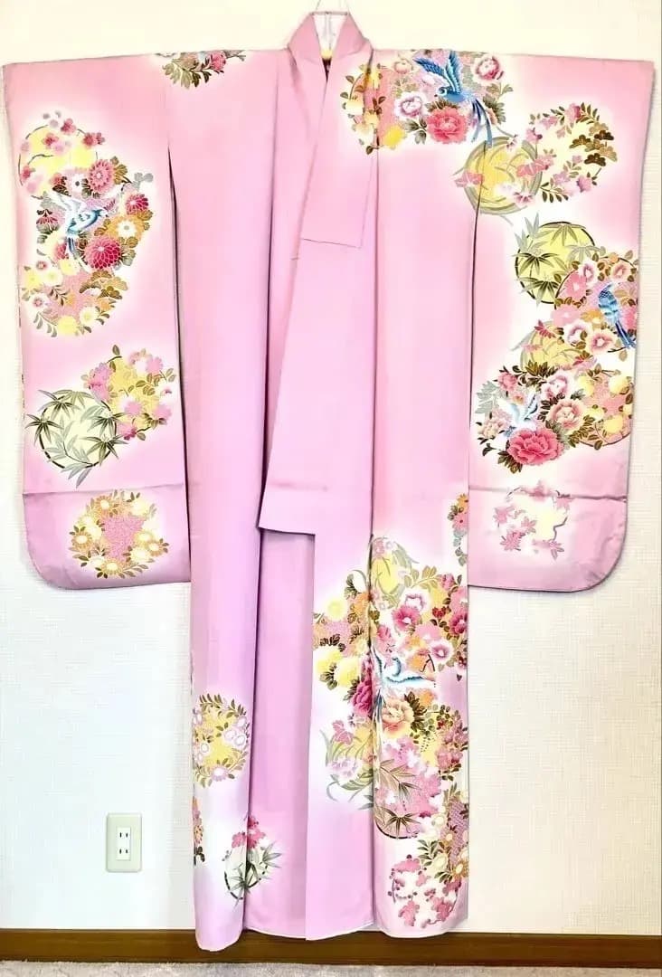 未使用美品 振袖 チャーミングなパステル澄んだ桃色 花丸文様 牡丹 橘 青い鳥